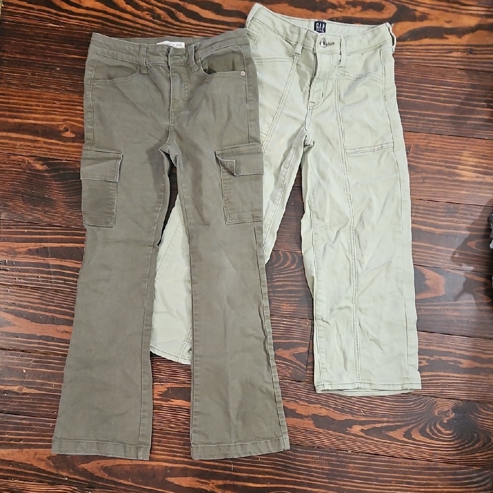 GAP Kids Cargo Jeans in Olive and Vanilla Star Light Olive Green Size 10 Girls